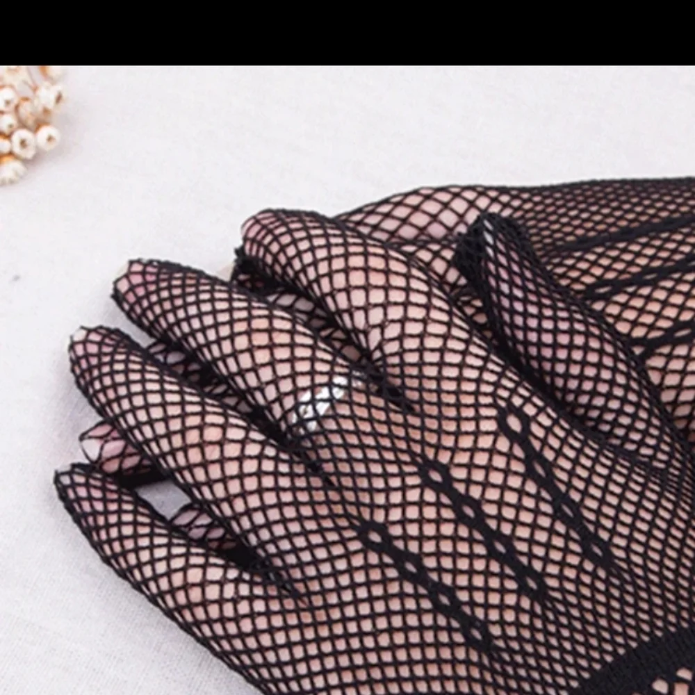 NWOT Pinup Vamp Mesh Fishnet Gloves